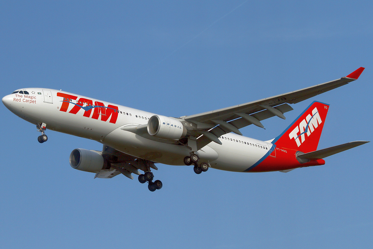 [Image: TAM_A330-200_PT-MVO_FRA_2011-10-28.png]