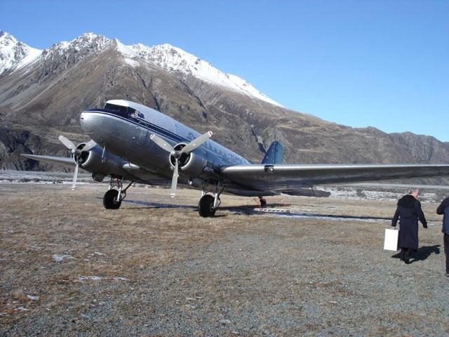 Kiwi DC-3 Makes Final Flight