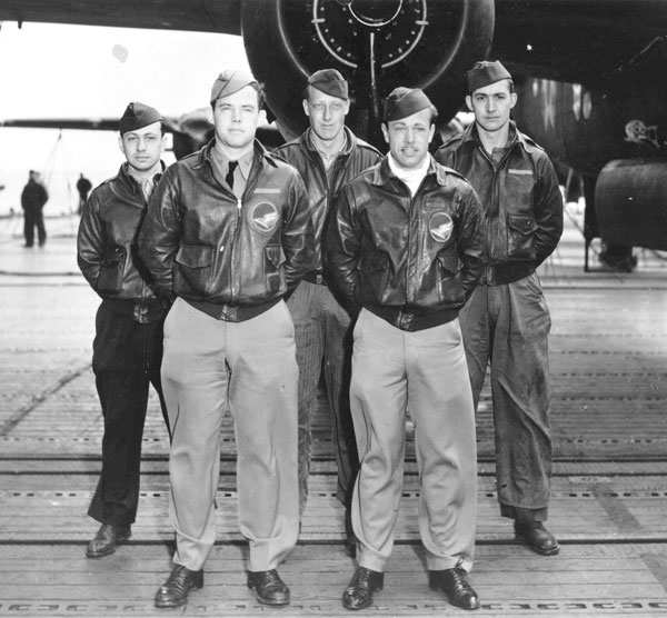 Raider crew for Plane Ten. As a teenager, Flight Journal’s Editor-in-Chief knew pilot Richard Joyce (front, left) but had no idea he was a Raider, so never interviewed him.