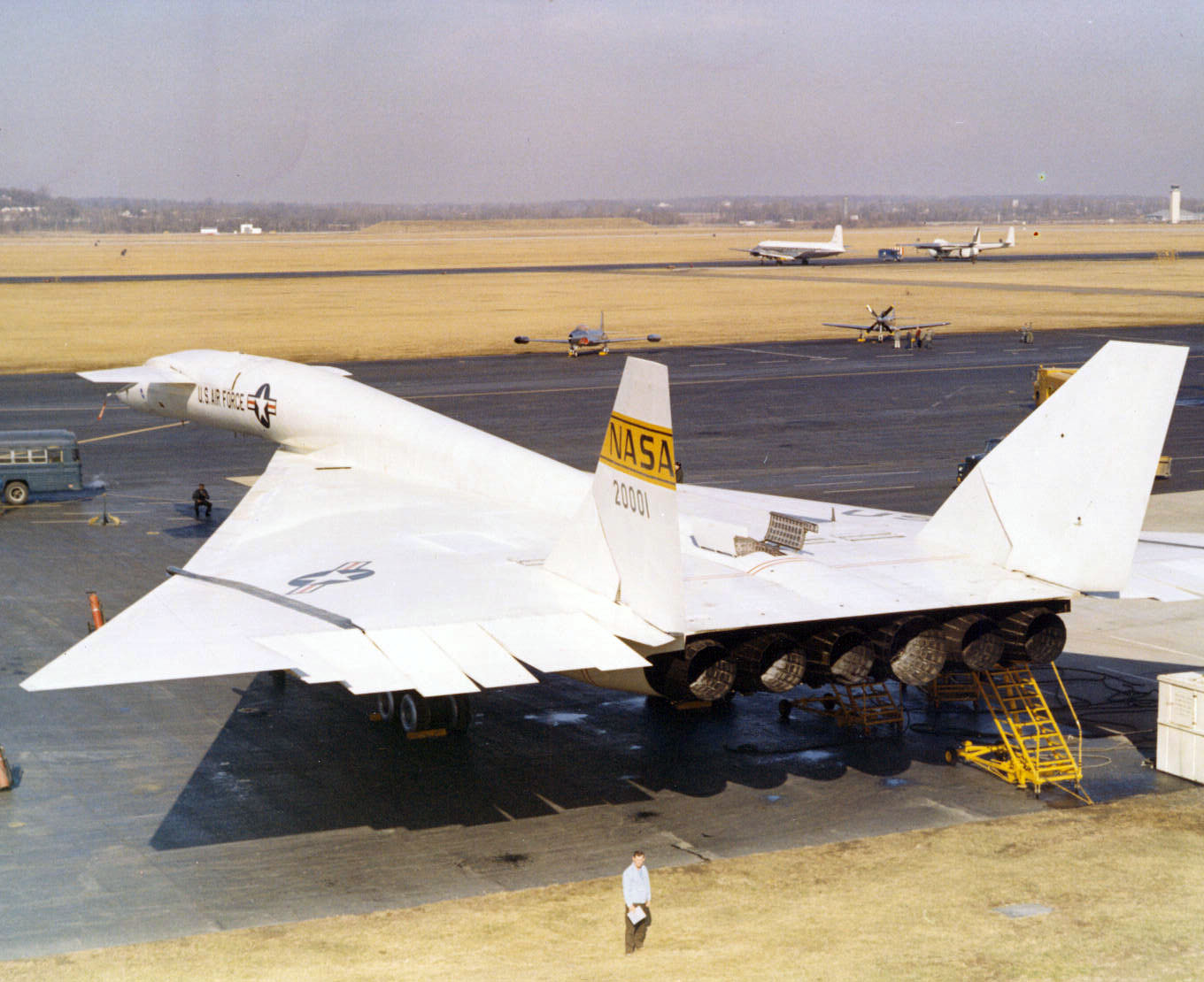 Aviation History | History of Flight | Aviation History Articles, Warbirds, Bombers, Trainers, Pilots | On this Day: XB-70 Valkyrie